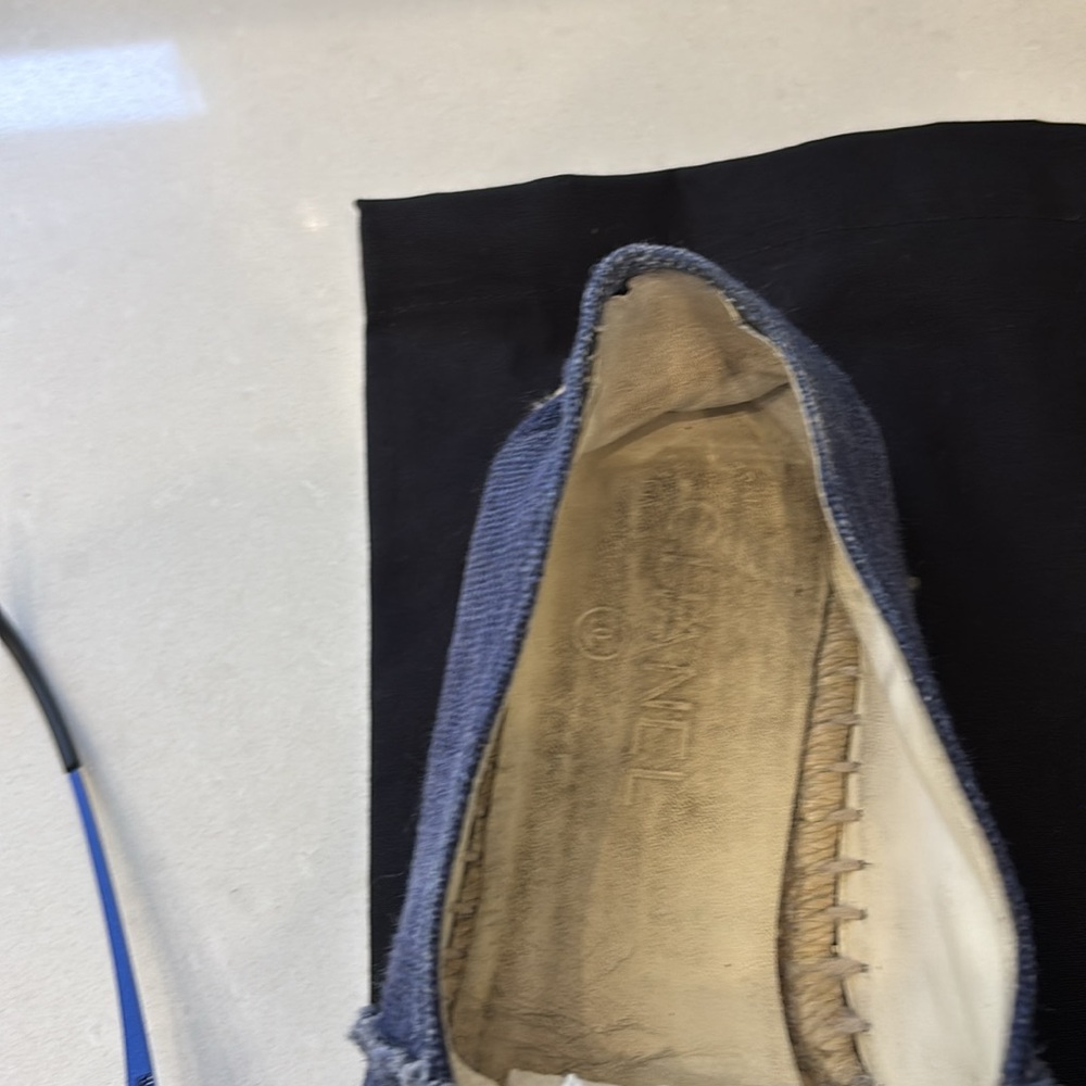 CHANEL denim Blue Espadrilles with Iconic CC Logo - Picture 7 of 8